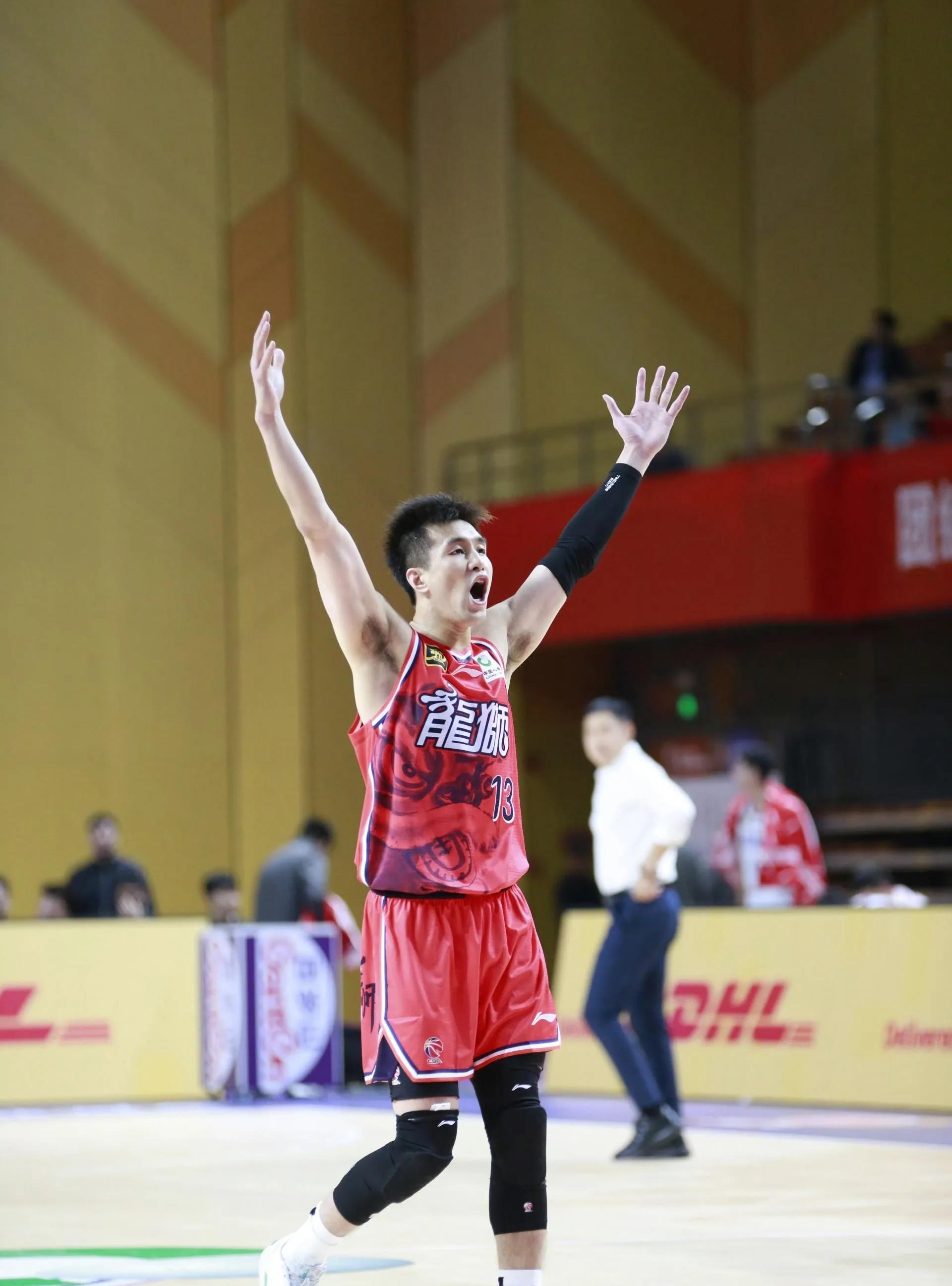 lol-包含转折点！新疆广汇队长鼓劲，CBA常规赛关键时刻攻防权衡，目标明确，数据趋势出现新变化的词条